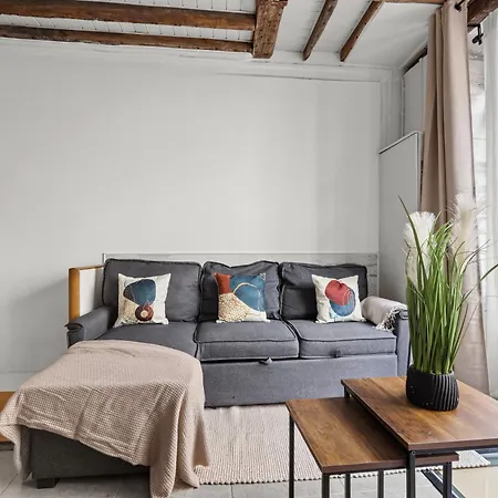 Parisian Nest I Stone Walls & Authentic Charm * Parigi