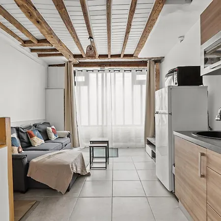 Appartamento Parisian Nest I Stone Walls & Authentic Charm *