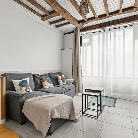 Parisian Nest I Stone Walls & Authentic Charm Appartamento *