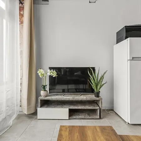 Parisian Nest I Stone Walls & Authentic Charm Appartamento