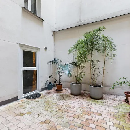 Parisian Nest I Stone Walls & Authentic Charm Appartamento Parigi