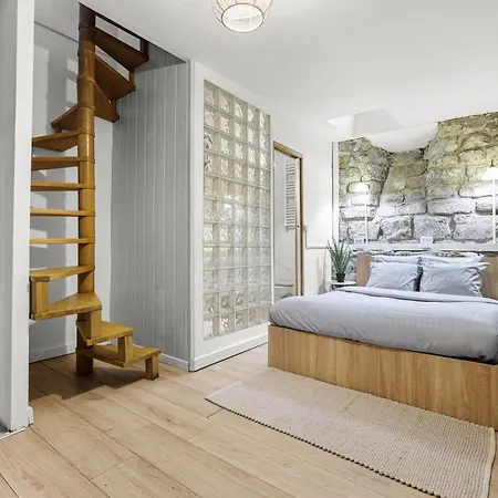 Parisian Nest I Stone Walls & Authentic Charm Appartamento *