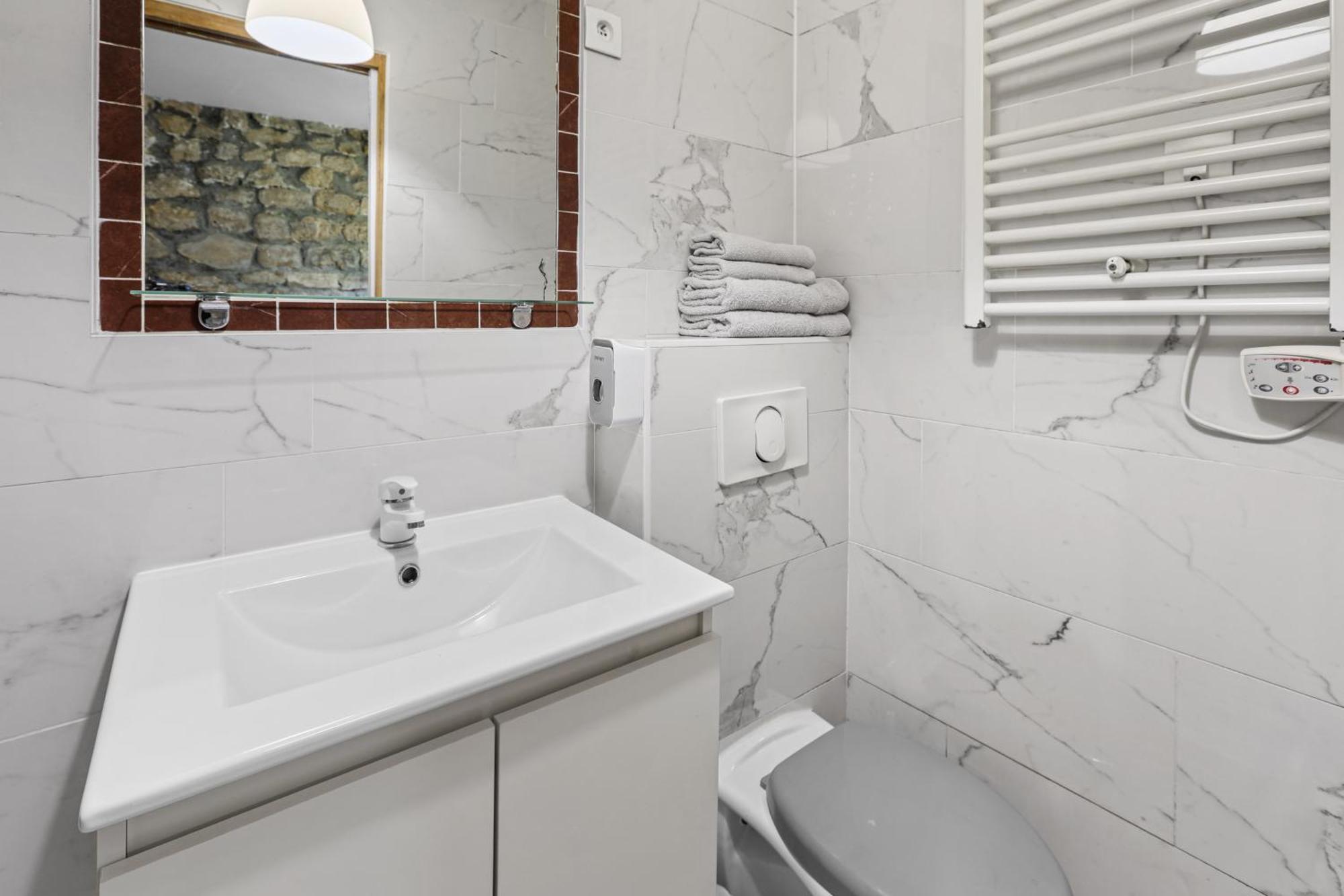 Parisian Nest I Stone Walls & Authentic Charm *