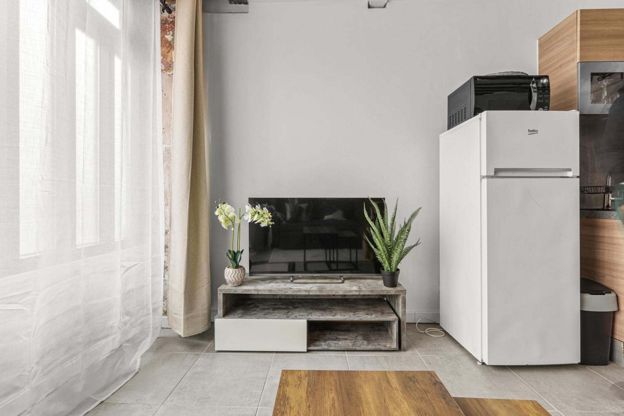 Parisian Nest I Stone Walls & Authentic Charm Appartamento